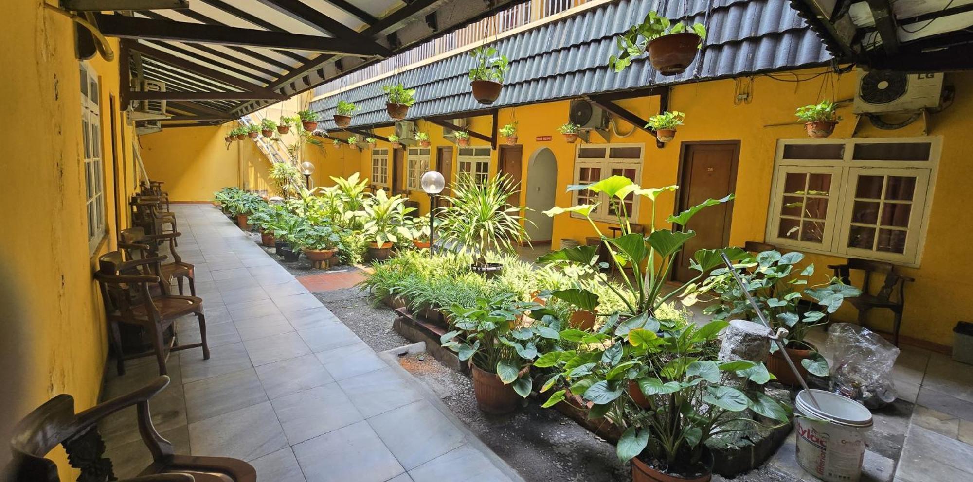 Hotel Tugu Asri Jakarta Exterior photo